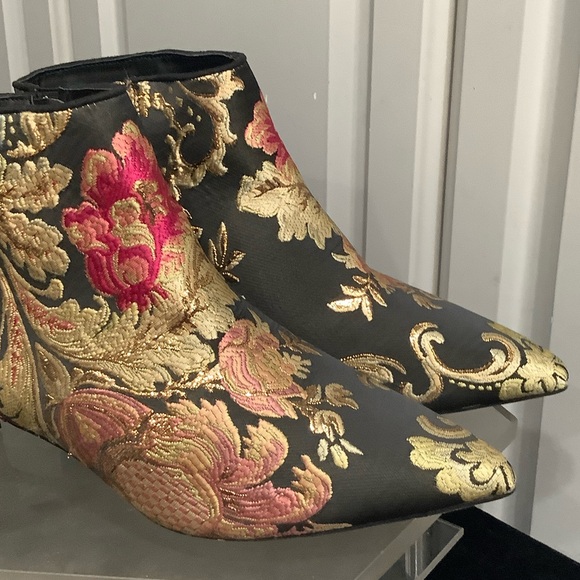 COMFORTVIEW Women’s The Meredith Bootie Floral Embroidered Ankle Boots 10W - Picture 3 of 15